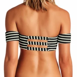 Vitamin A Havana Crop Top In Black Marin Stripe 85T MAR 5 Vitamin A Havana Crop Top In Black Marin Stripe 85T MAR -Sunflair Verkäufe vitamin a havana crop top bikini with carmen bottom85T 167BF MAR BACK 3016 TOP FLIP DETAIL1 41b17ae2 e4b9 4286 96a5 176dc2812cc8